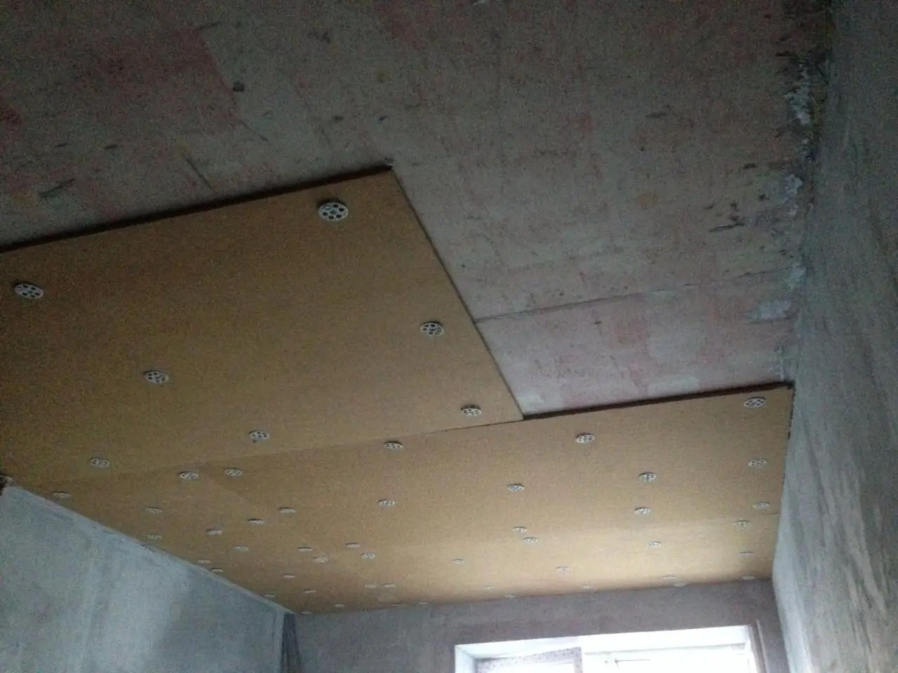 3120830629_w286_h473_zvukopoglinayucha-plita-isoplaat